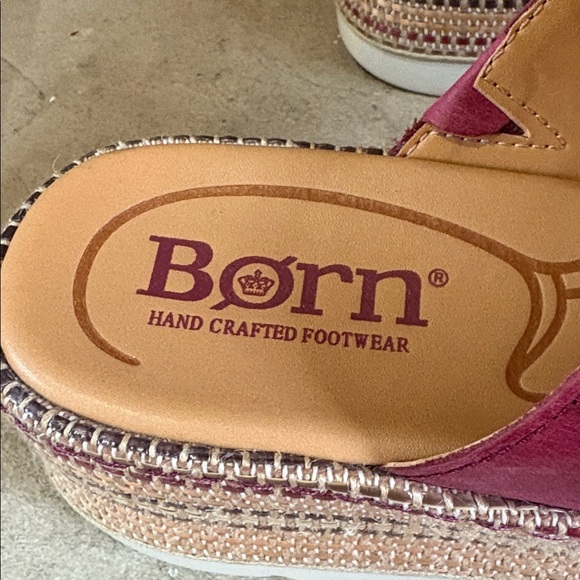 Born size 9 raspberry platform wedge leather sandals with floral design - Picture 10 of 13